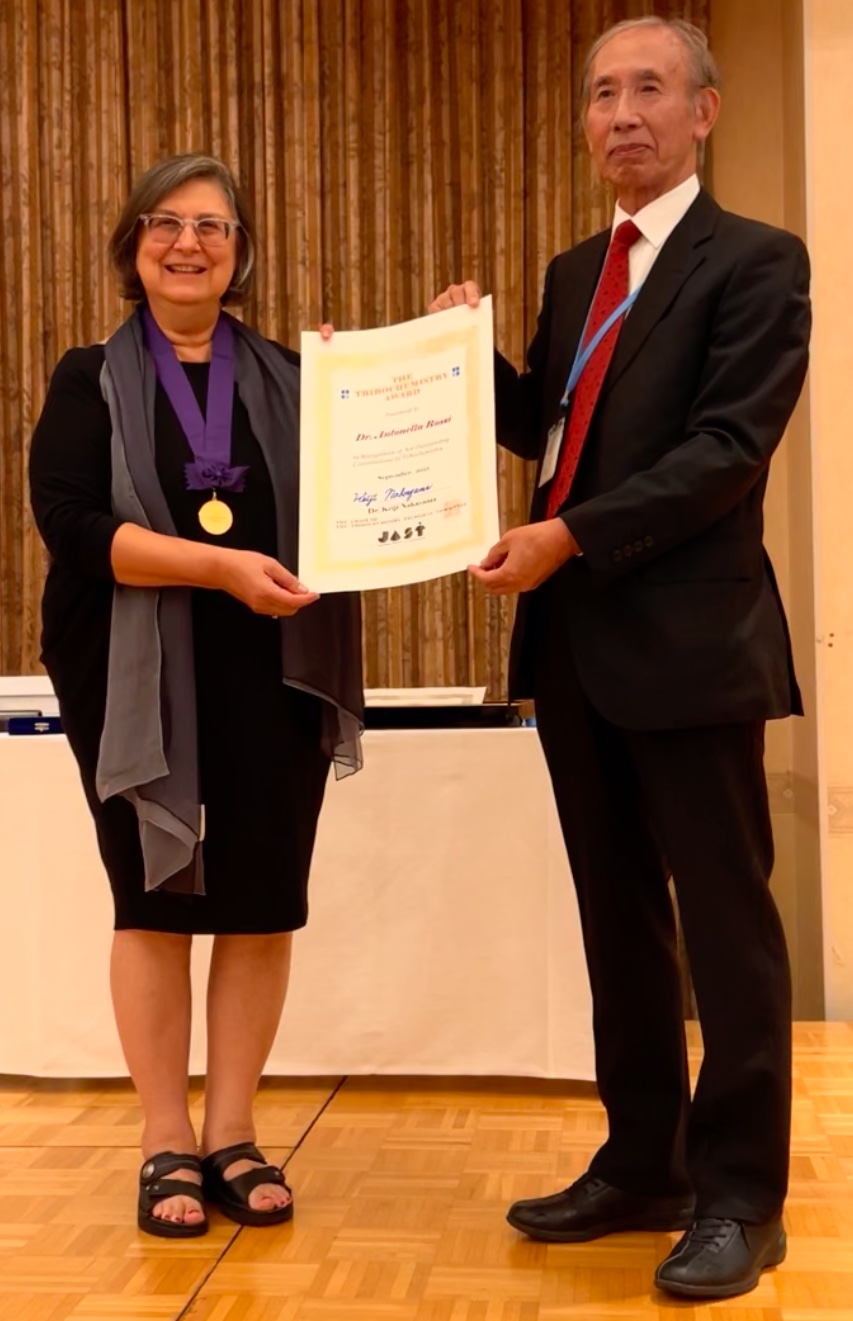 Prof. Antonella Rossi (University of Cagliari, I) receiving the Tribochemistry Award